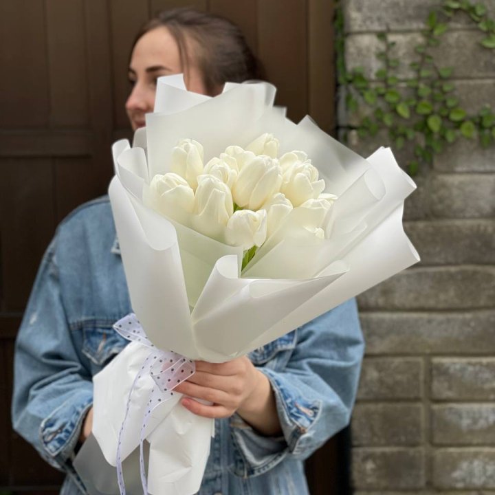 Букет белоснежных тюльпанов в Шахтах