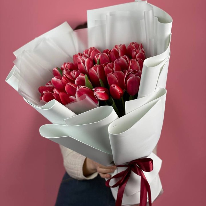 Букет красных тюльпанов в Шахтах